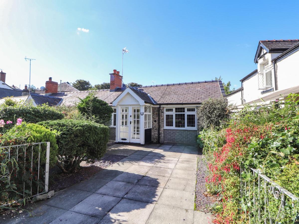 Ty Cerrig Villa Rhyl Exterior photo