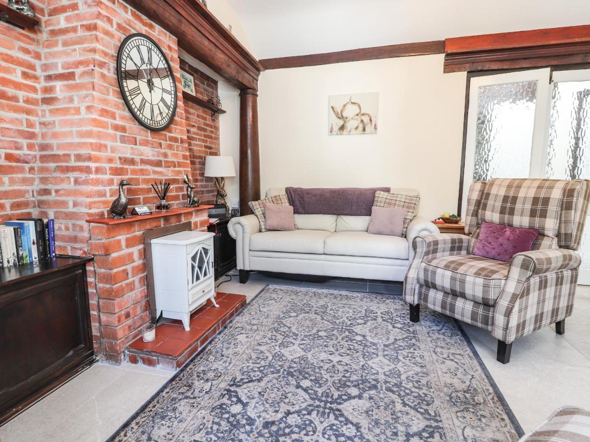 Ty Cerrig Villa Rhyl Exterior photo